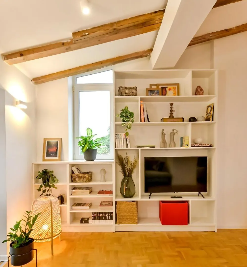 Dreamy Sunset Loft In Sofia City Center 0*,  Bulharsko